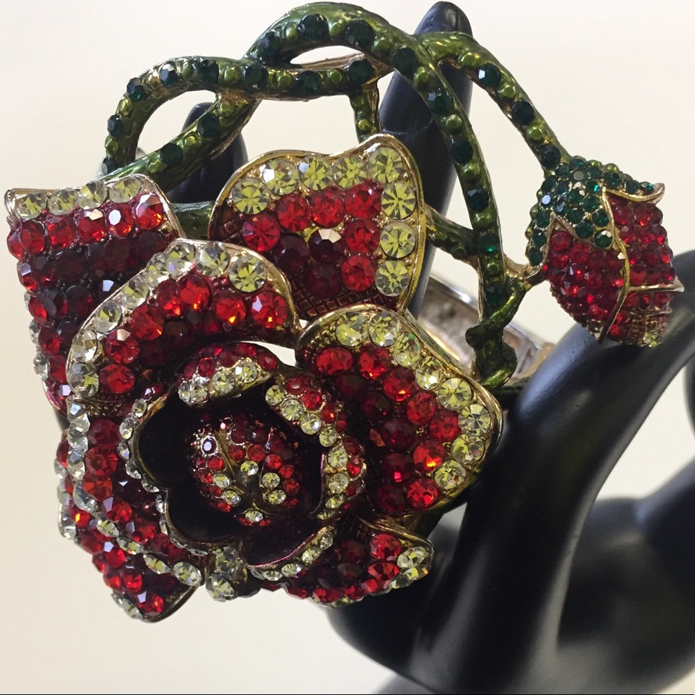 Rose shaped bracelet
